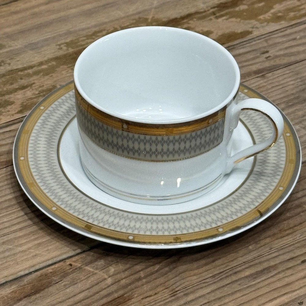 Lot of 2 Mikasa Cambridge Porcelain Cups & Saucers Y0501 Esquire Line Gold Gray